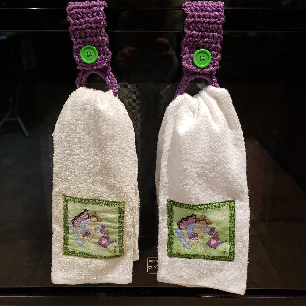 Kitchen towels & towel holders